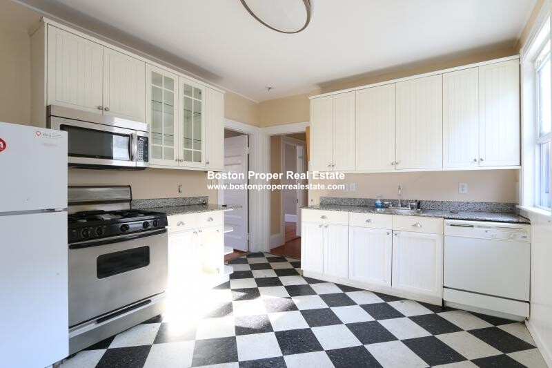 1 Parker Hill Ter, Mission Hill