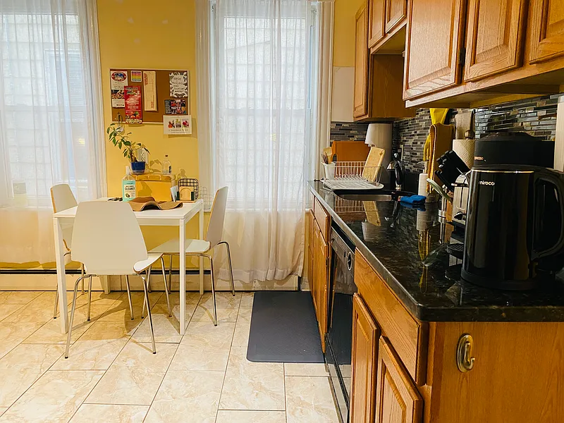 46 Middle St, South Boston