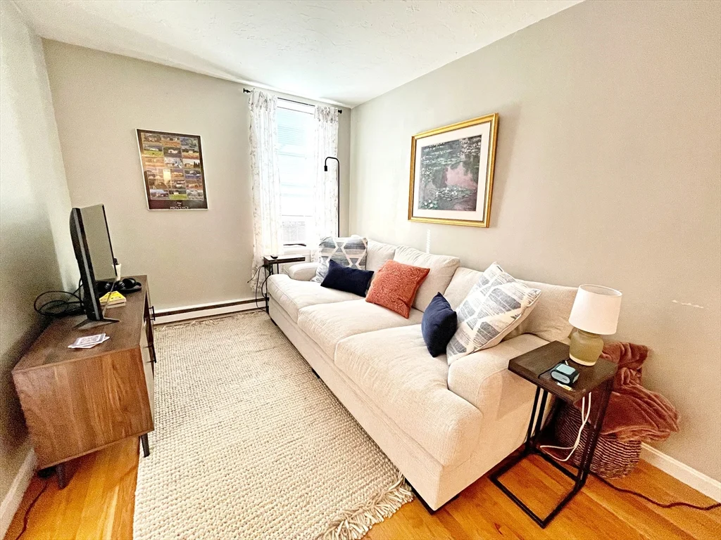 160 Cottage St, East Boston