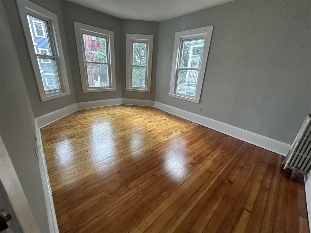 82 Conwell Ave, Somerville