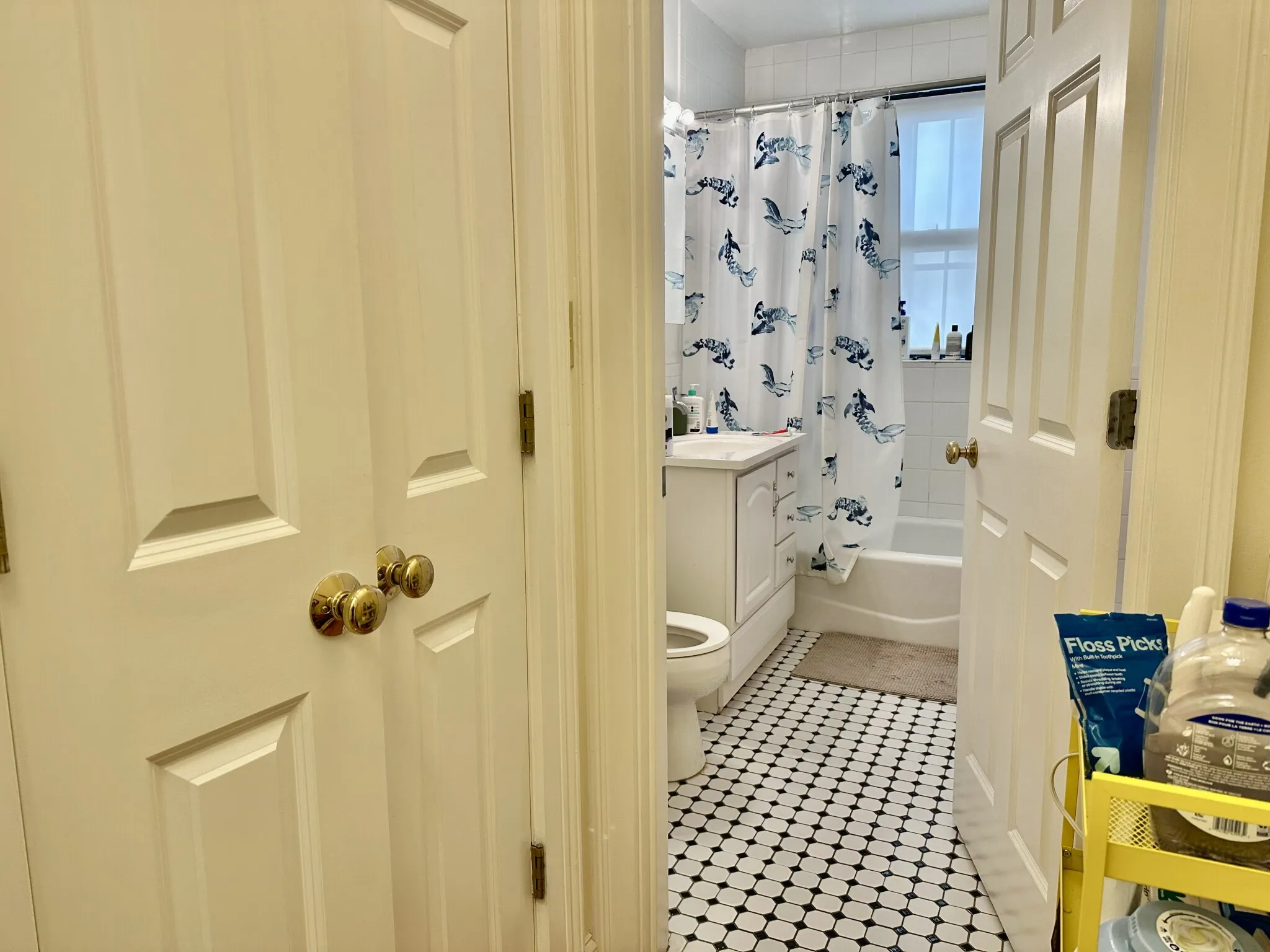 4 Park Vale Ave, Allston