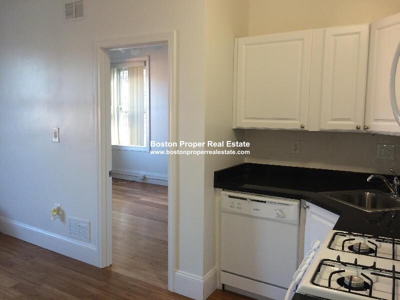 64 Hemenway St, Fenway