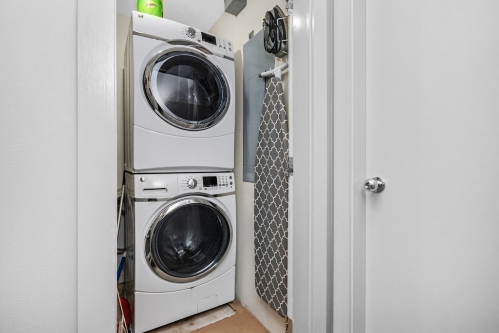 6 Edgerly Pl, Back Bay