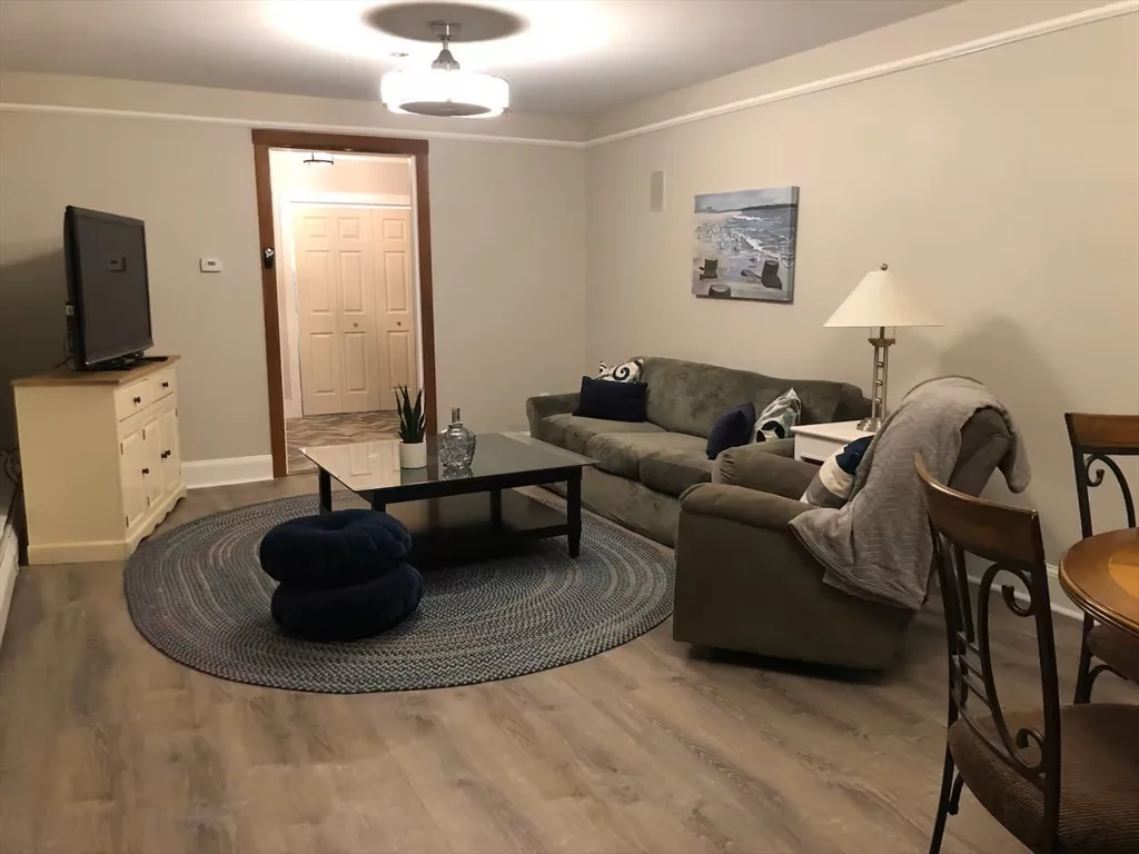 40 Russell St, Downtown