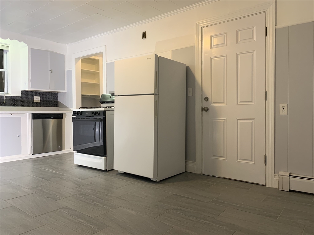 547 Broadway, Ball Square