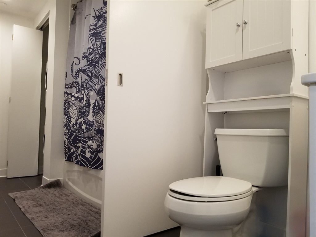 2 Earhart, East Cambridge