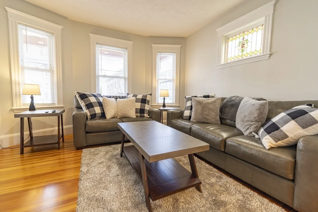 22 Dearborn St, Tufts University