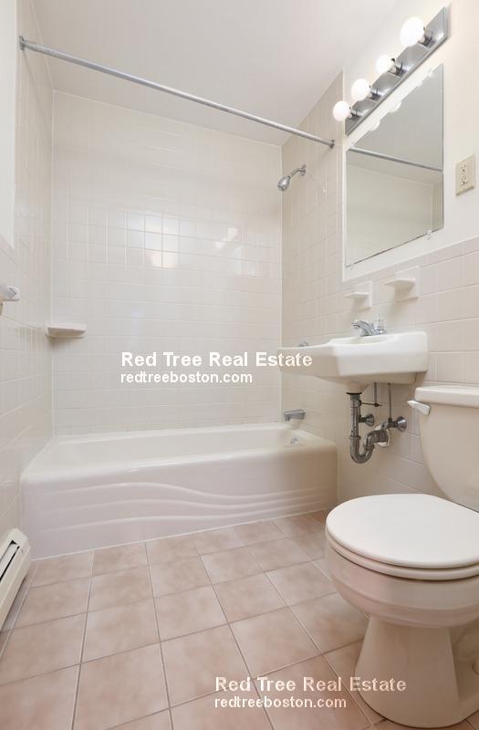 286 Grove St, Auburndale