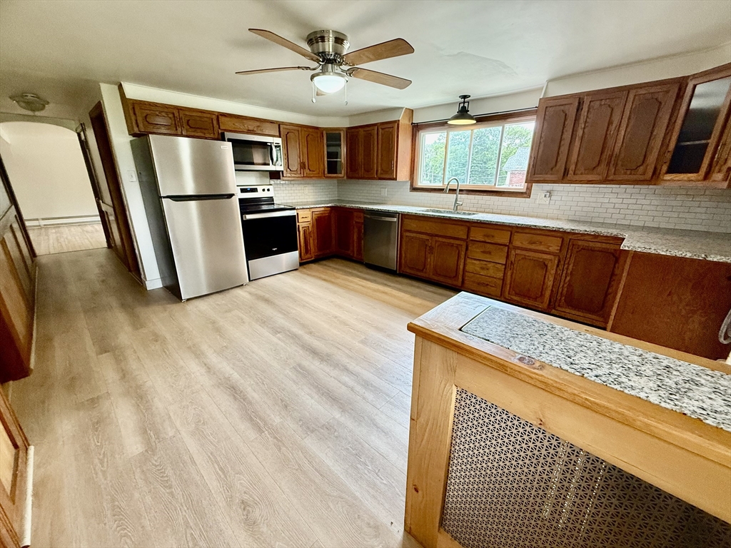 21 Langlois Ave, Southbridge