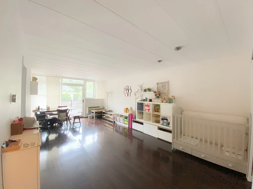 345 Harvard St, Mid-Cambridge