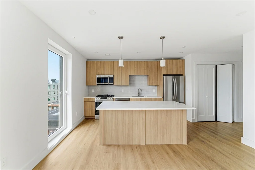 1035 Commonwealth Ave, Allston