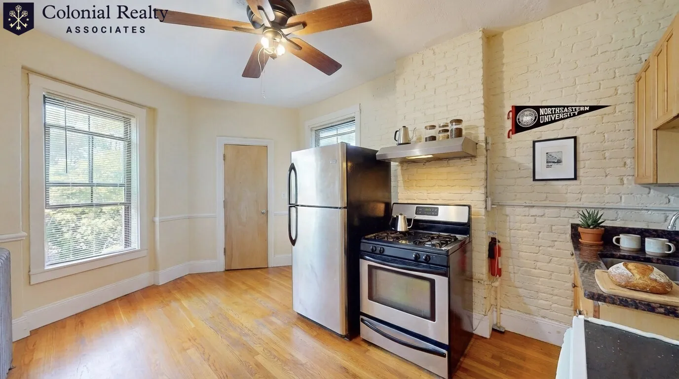 86 Hammond St, Roxbury