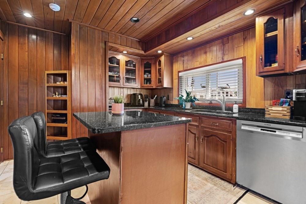 674 E Broadway, South Boston