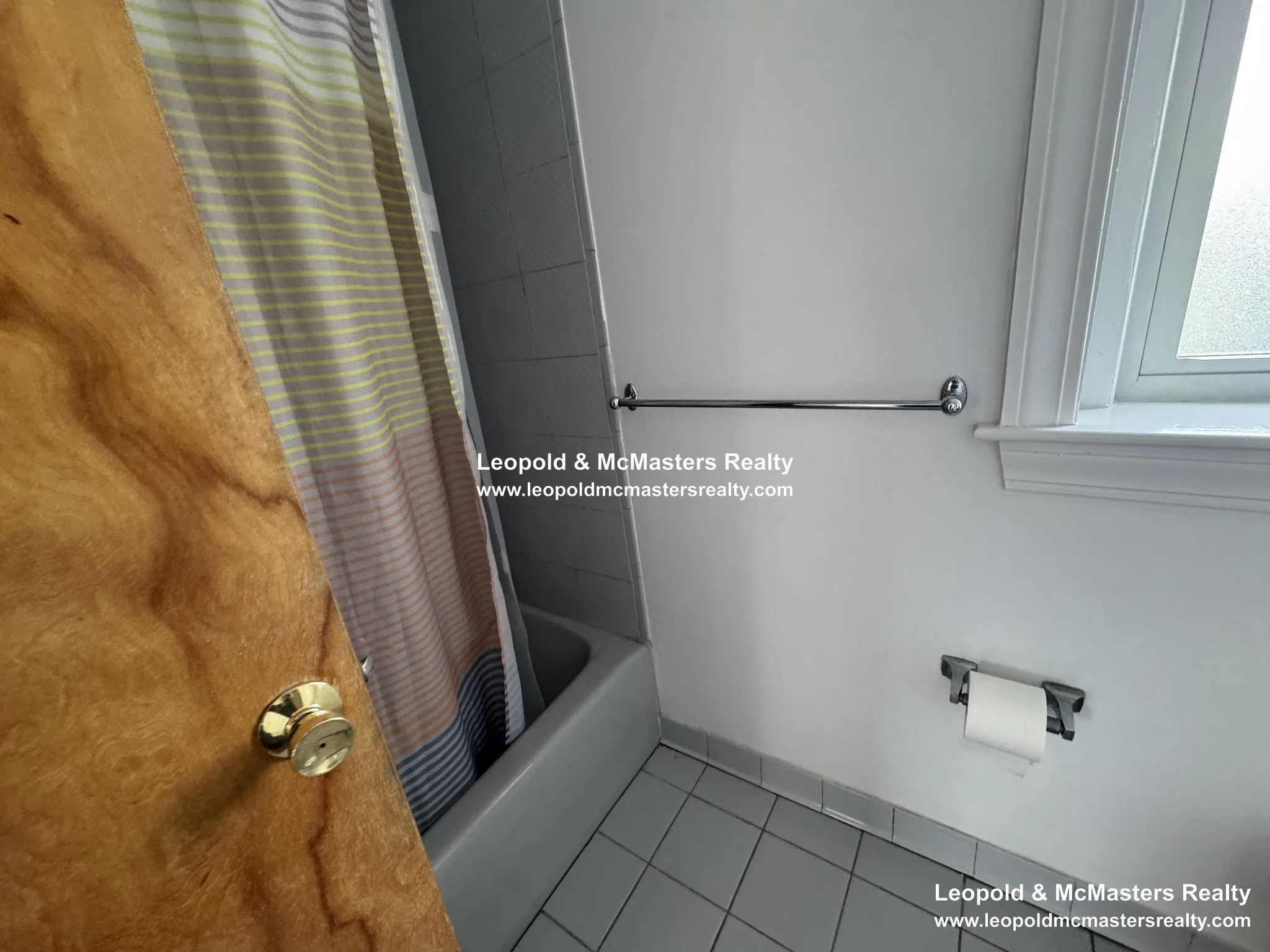 148 Oxford St, Ward Two