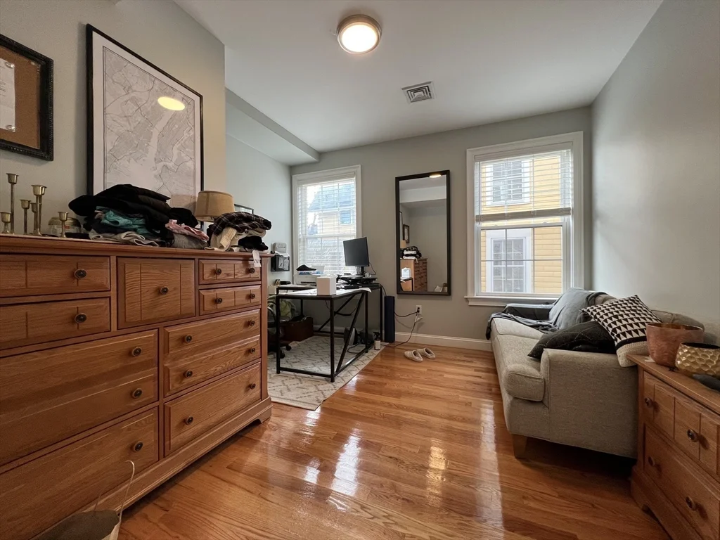 20 Kenton Rd, Jamaica Plain