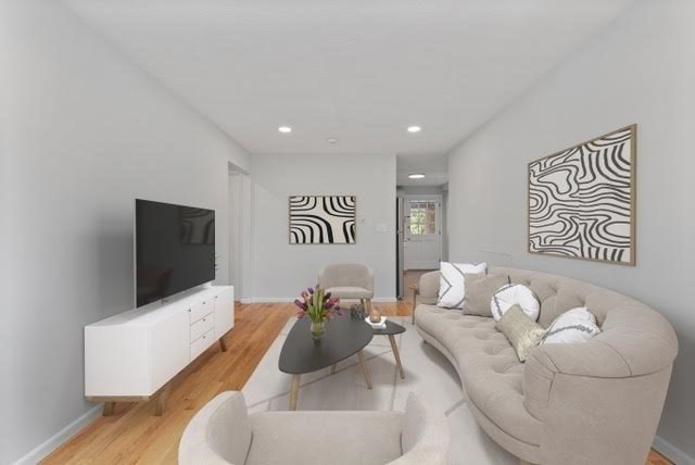 407 Washington, Westwood