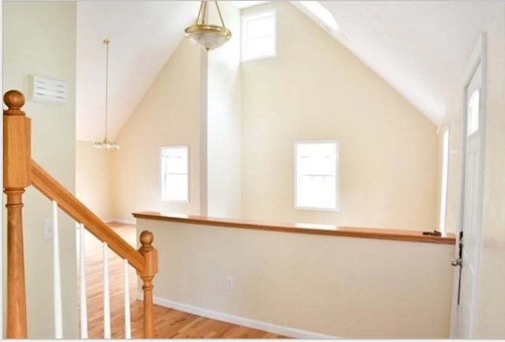 19 Collins Rd, Northborough