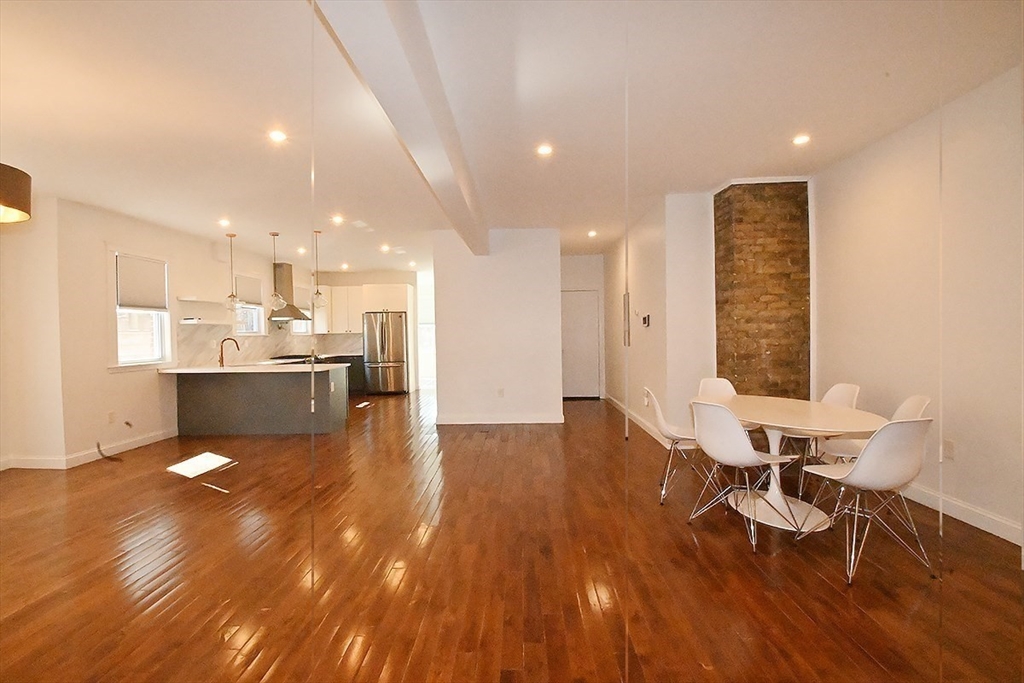 28-30 Schuyler, Roxbury