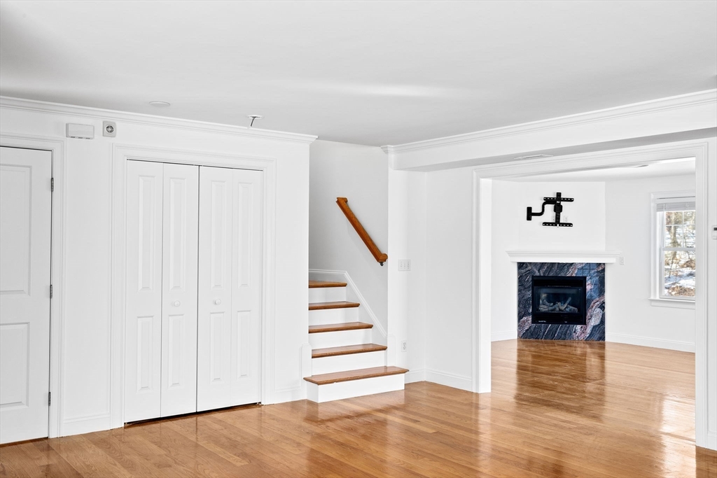 47 Fottler Rd, Hingham