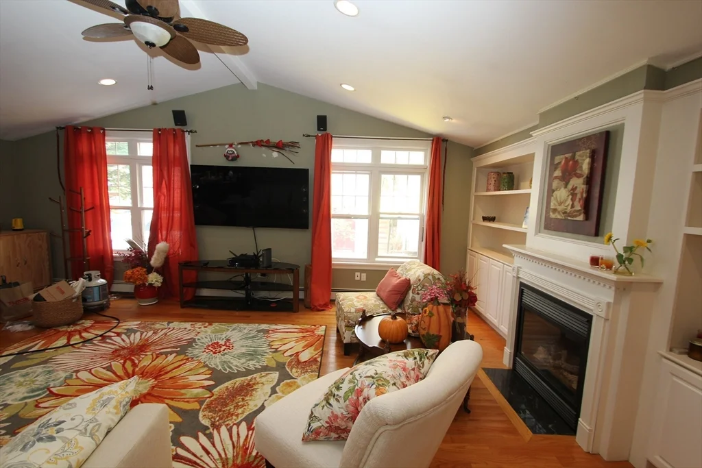 24 Arlington Rd, Woburn