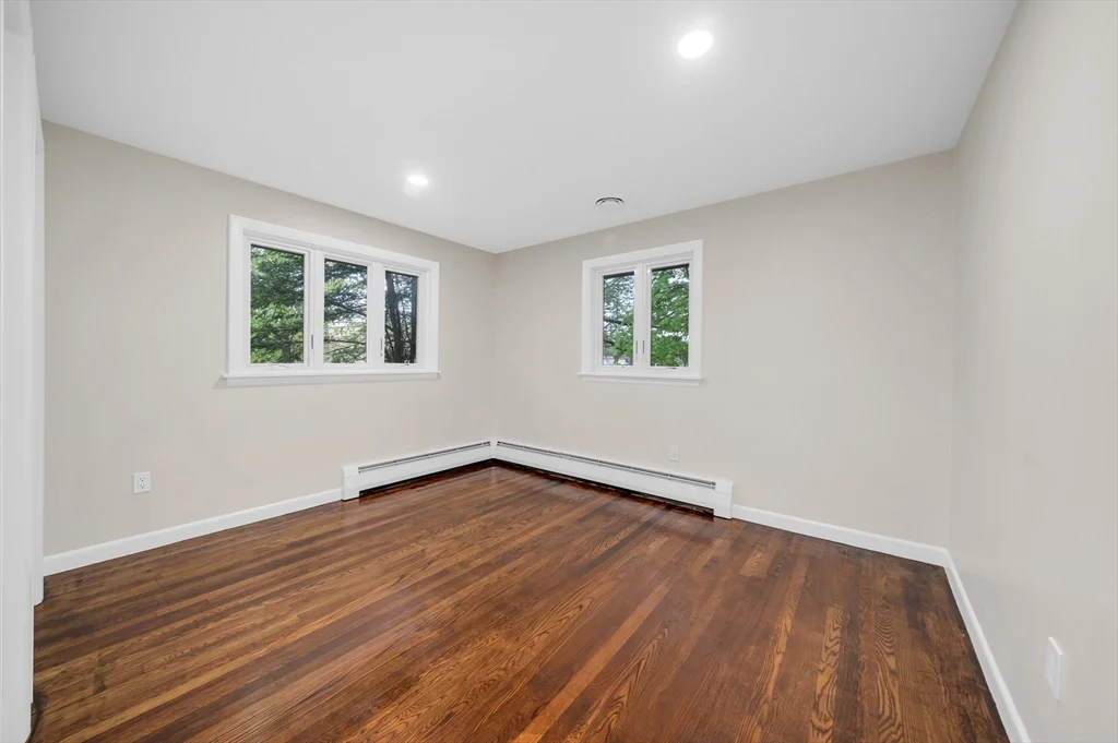 35 Peters St, North Andover