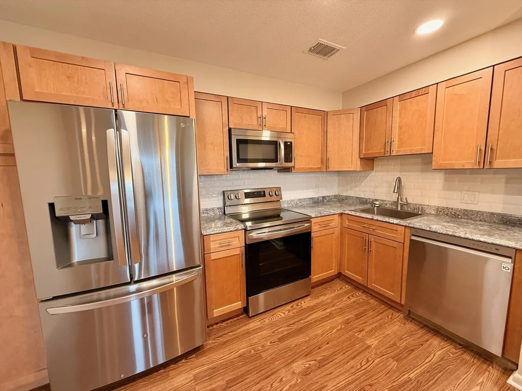 1006 Paradise Rd, Swampscott
