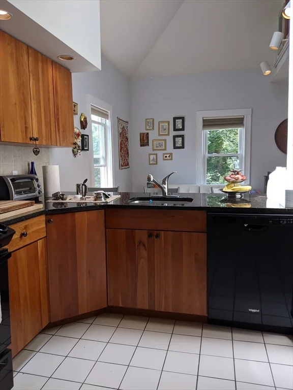 184 White St, Belmont