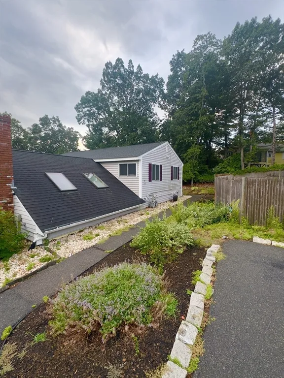 19 Skyline Dr, Malden