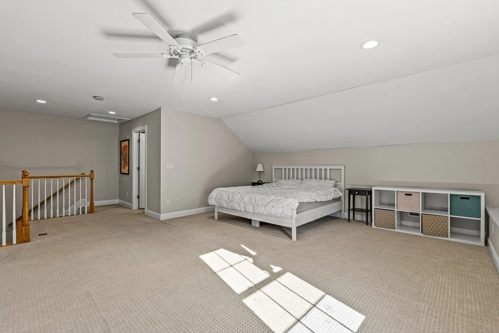 176 Washington St, Reading