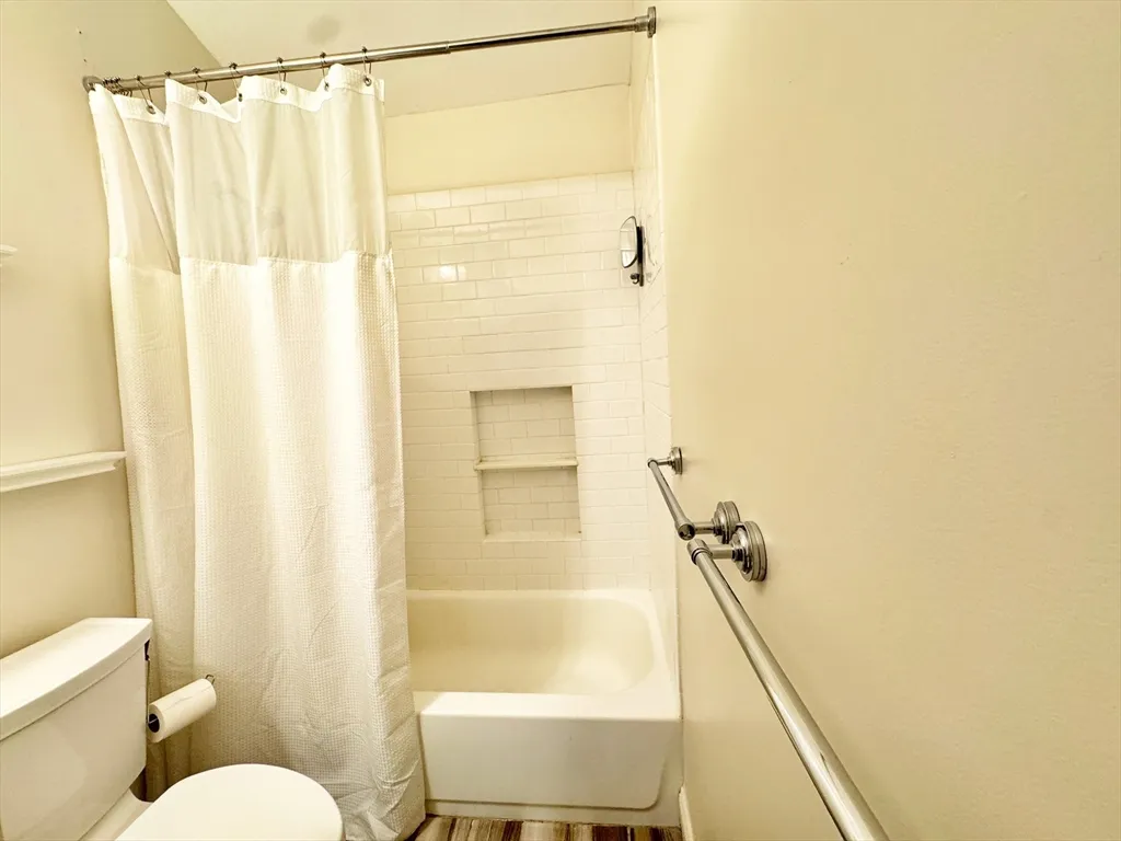 364 Sumner St, East Boston