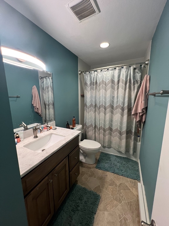 17 Eaglehead Ter, Shrewsbury