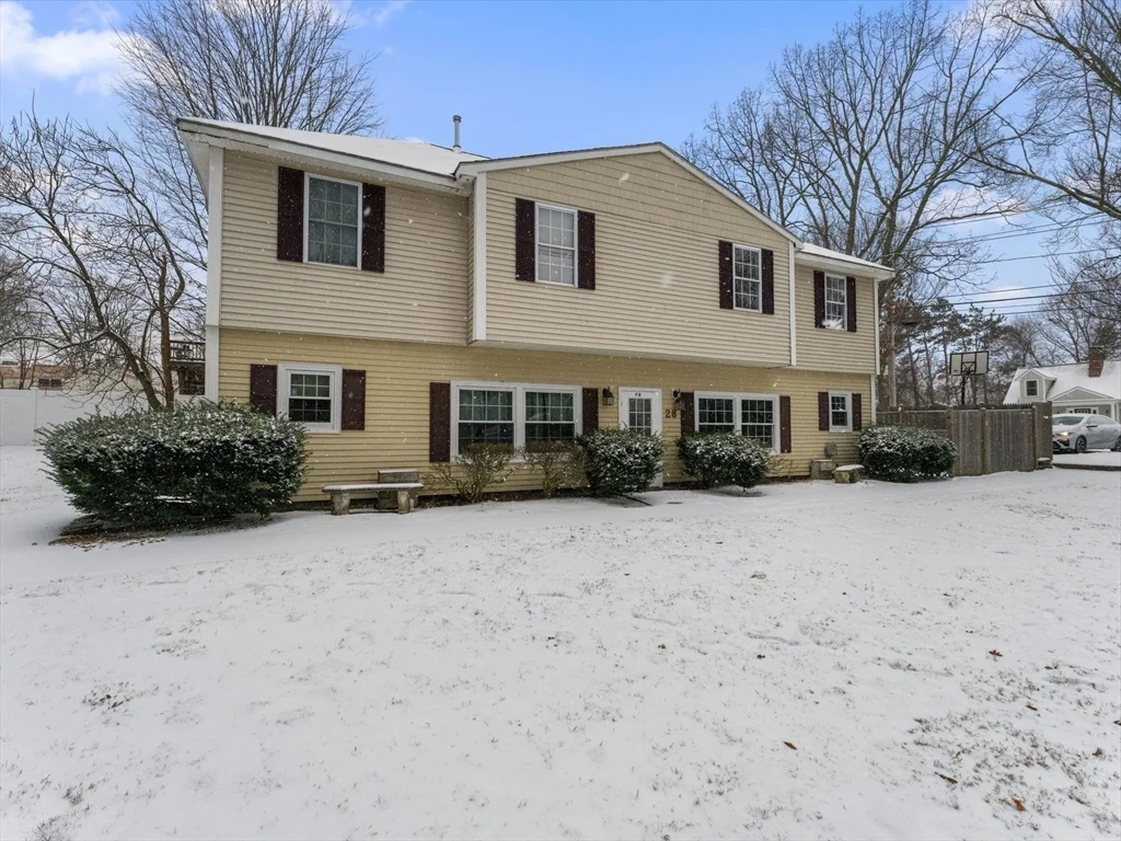 28 Crestview Dr, Westborough
