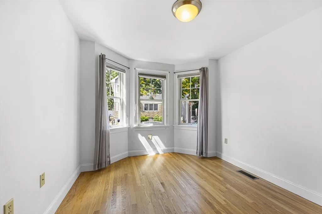 114 P St, South Boston