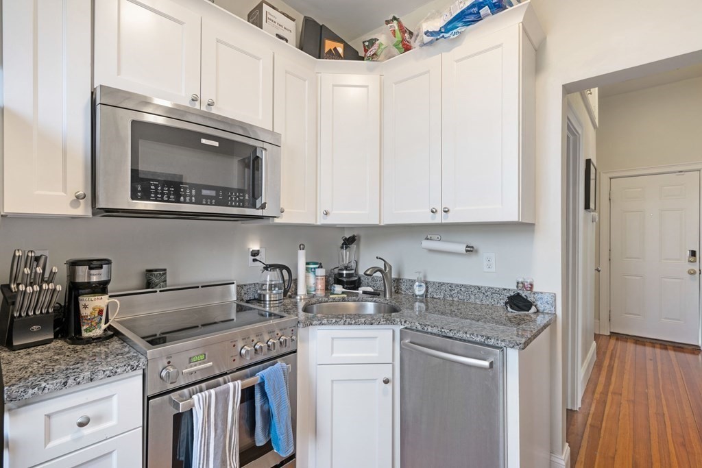 14 Gloucester St, Back Bay