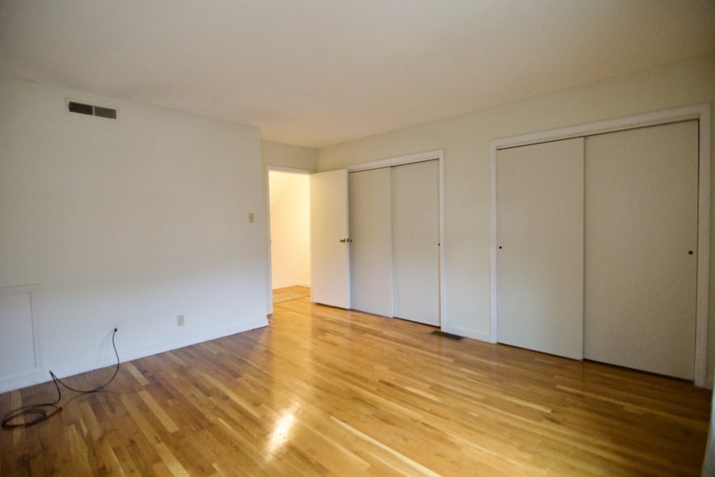 1157 Dickinson St, Forest Park