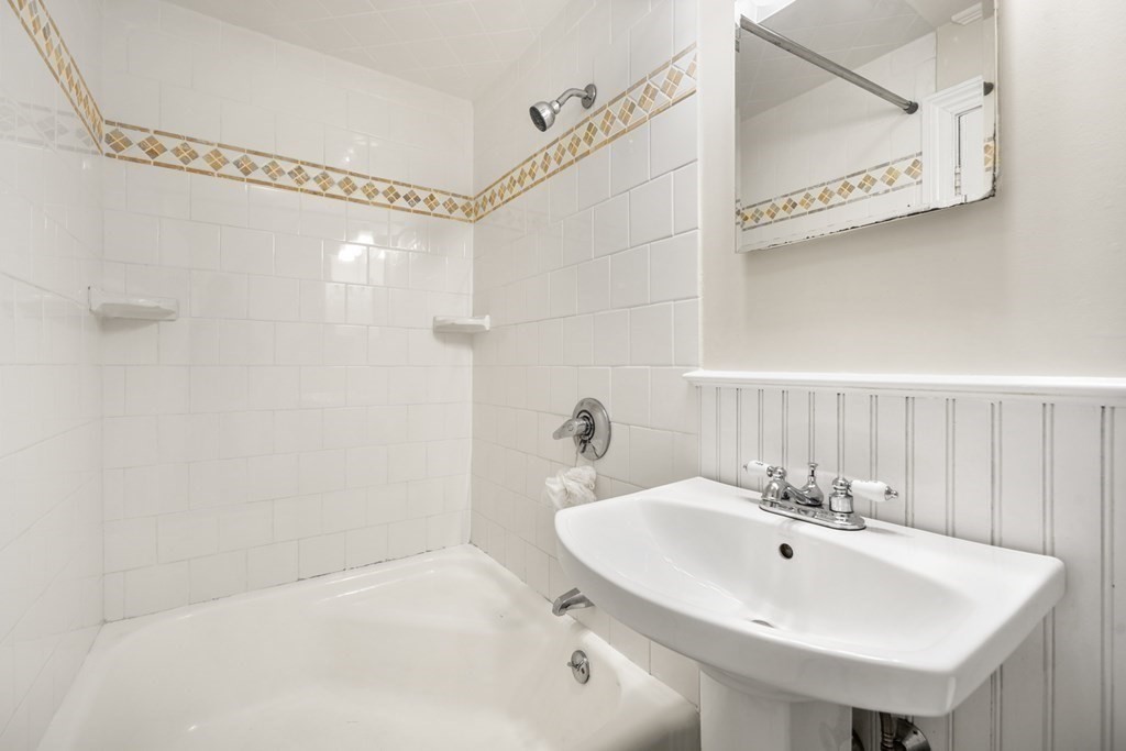 230 Beacon St, Back Bay