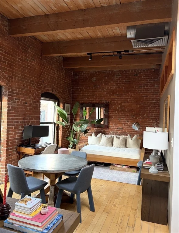 11-21 Wormwood, Seaport District