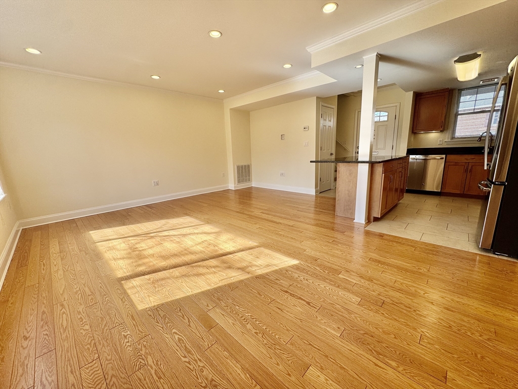 146 Independence Dr, Chestnut Hill