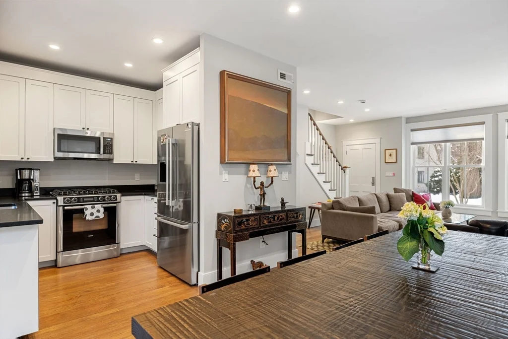 4 Brattle Cir, West Cambridge