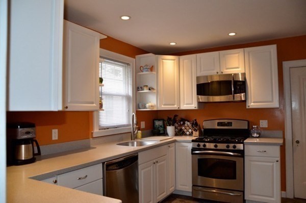 4 Harvard Rd, Belmont