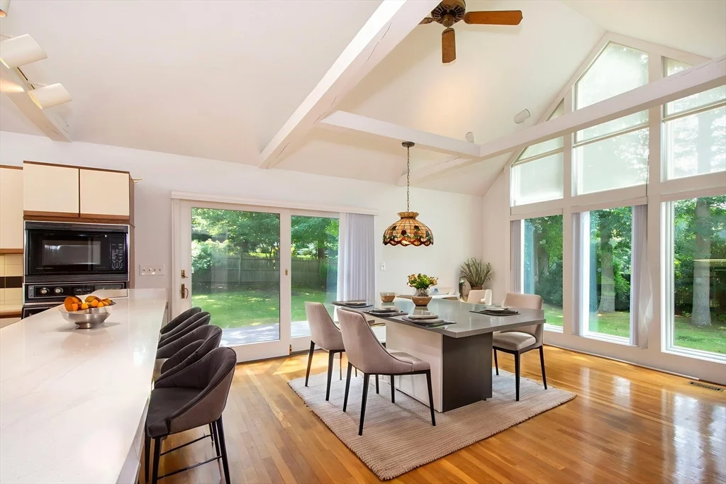 45 Old Pasture Rd, Cohasset