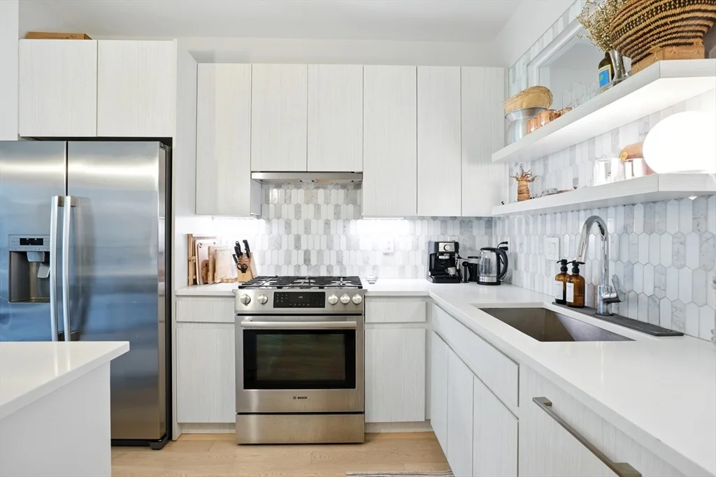 45 W 3rd St, South Boston