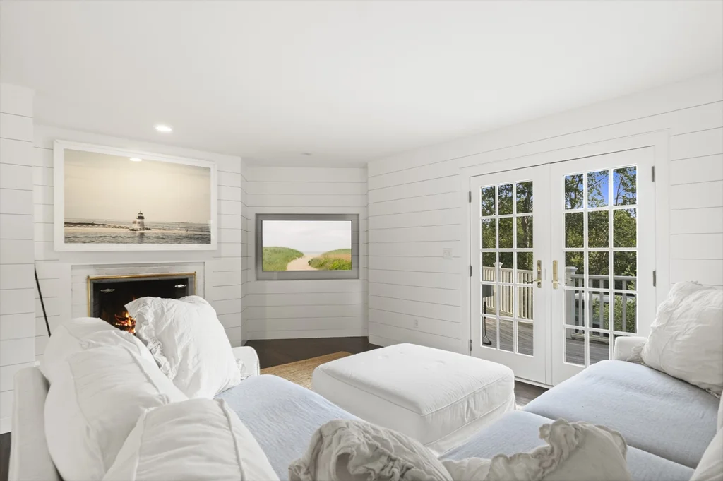 2 Drew Ln, Nantucket