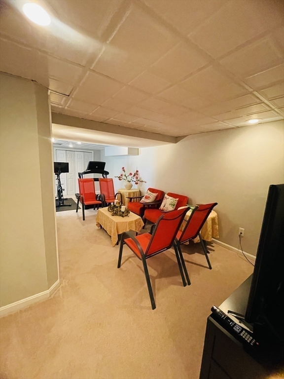 10 Sheryl Dr, Shrewsbury