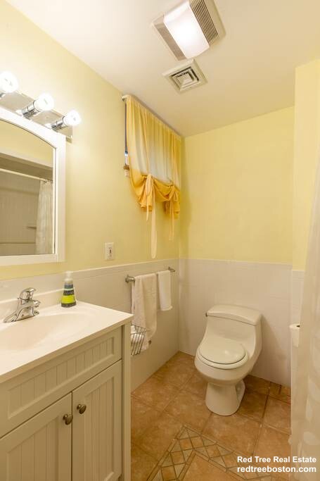 74 Georgia St, Roxbury