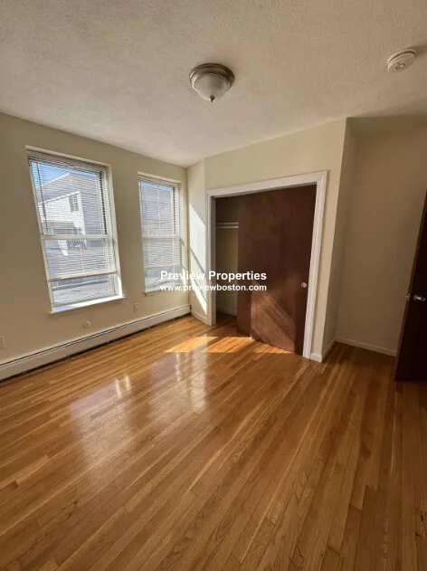 176 North Beacon St, Brighton