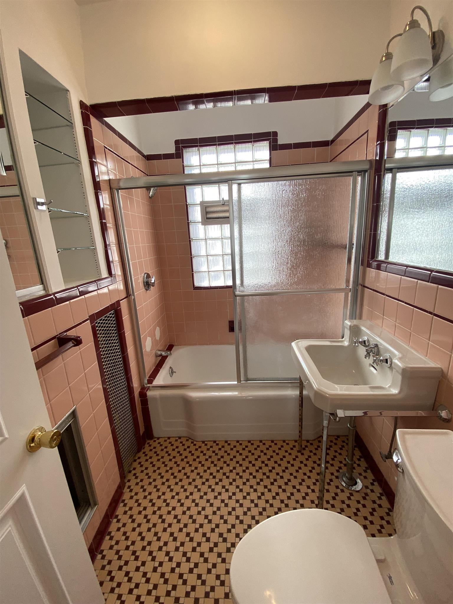 16 Alexander Ave, South Medford