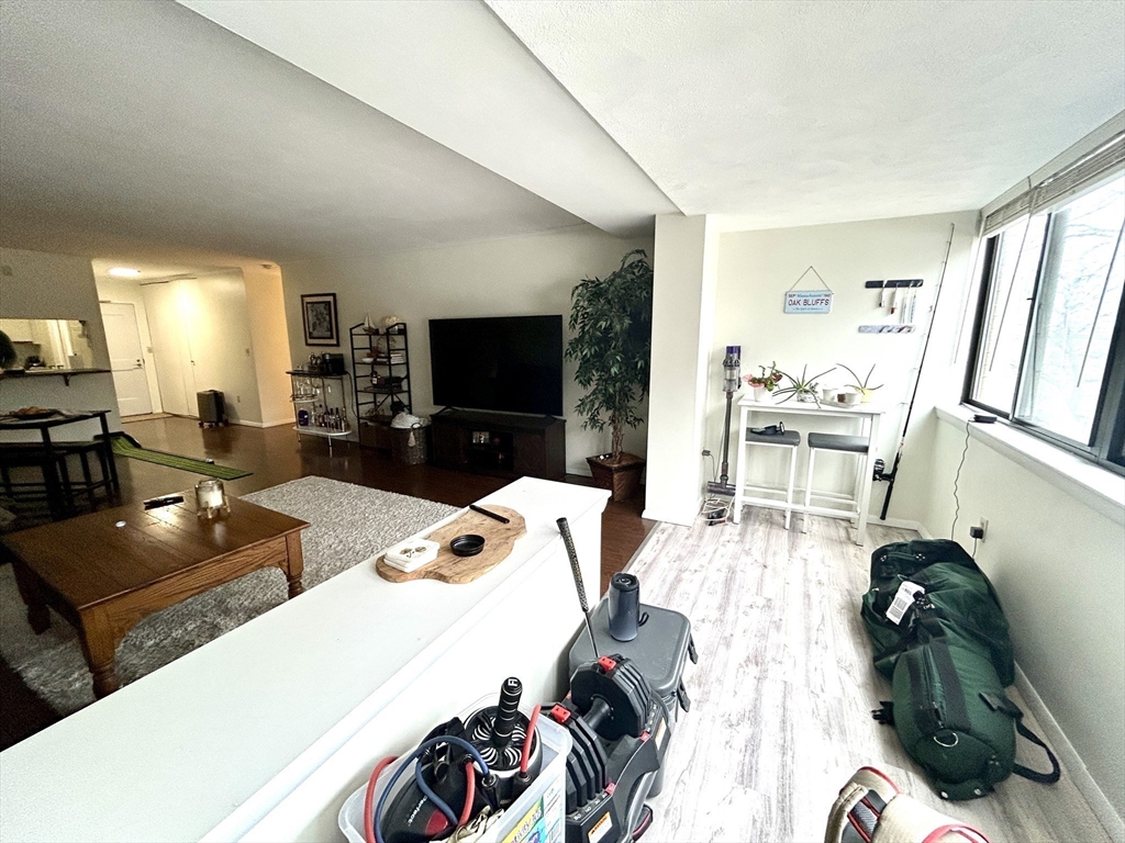 6 Whittier Pl, West End