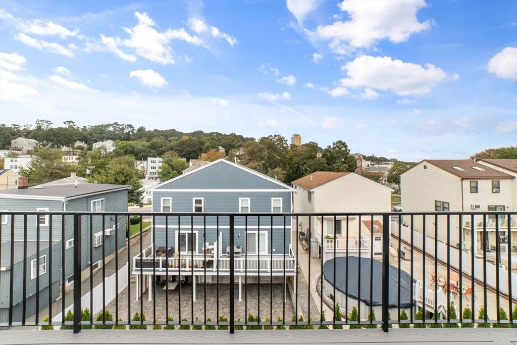 31 Boardman St, East Boston