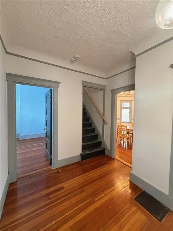 27 Gilman Ter, Winter Hill